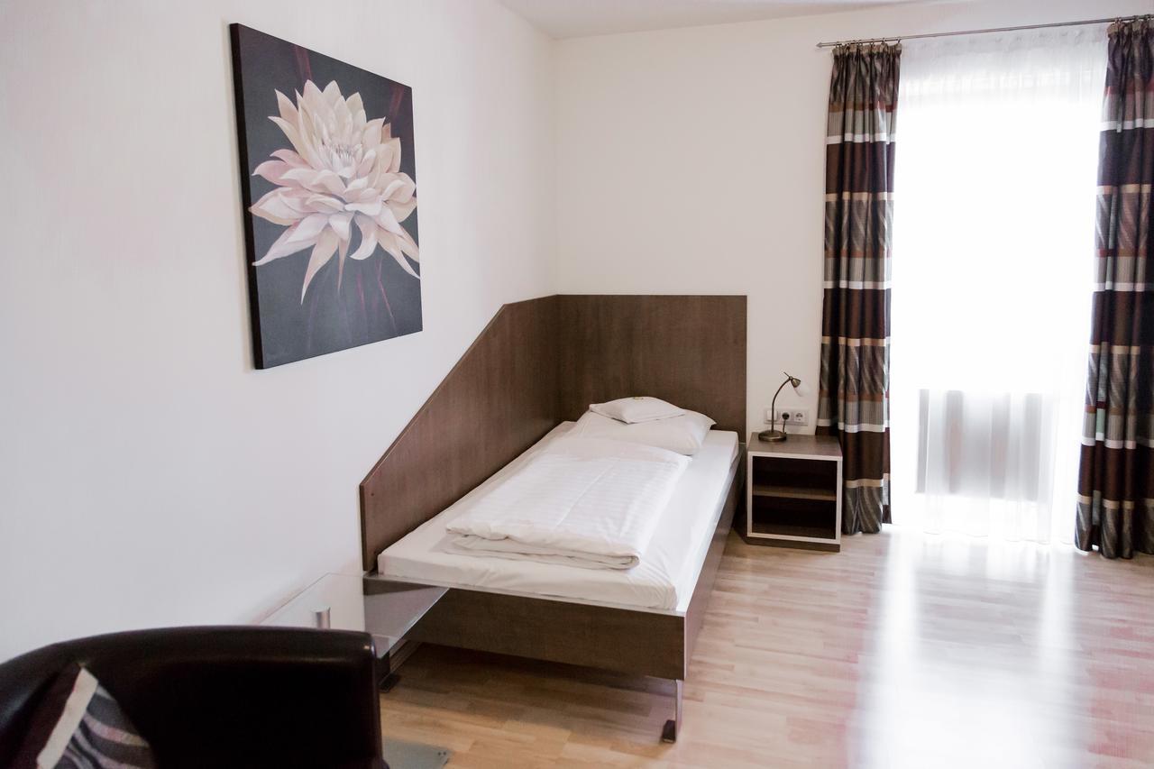 Aparthotel Othello ディンゴルフィング エクステリア 写真